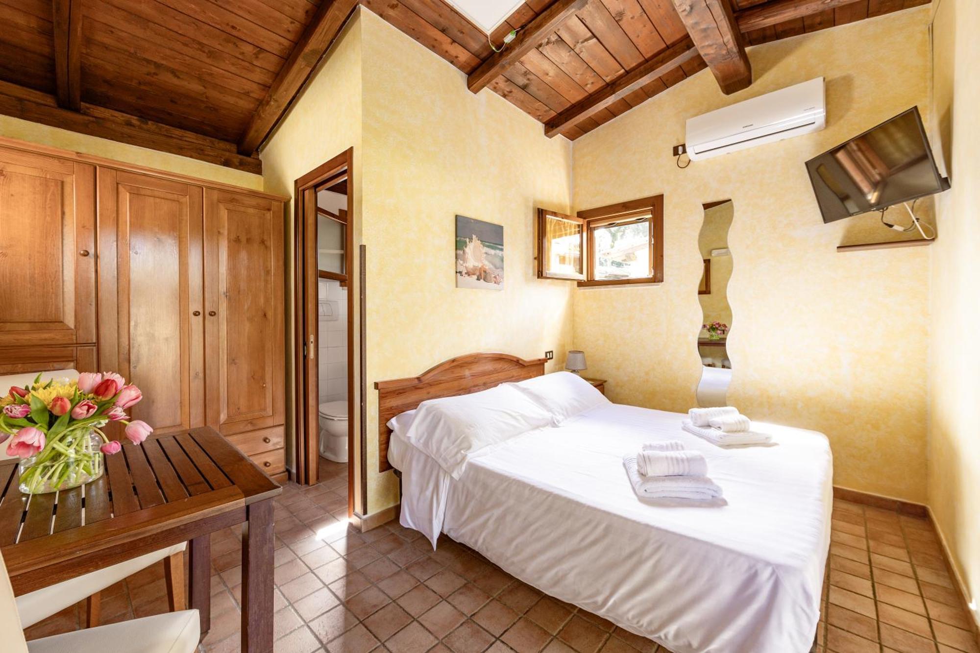Holiday Village Fondi Dış mekan fotoğraf