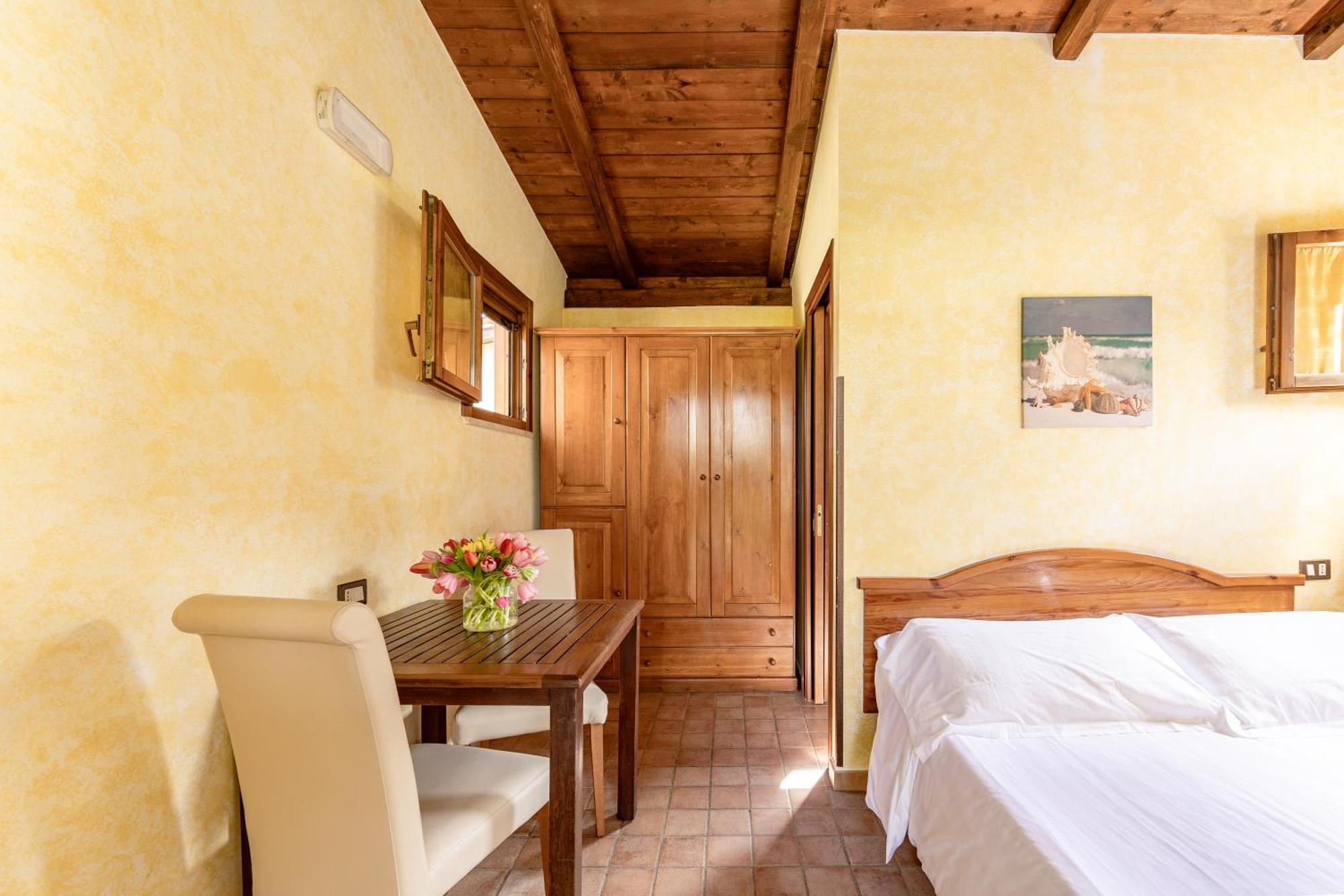 Holiday Village Fondi Dış mekan fotoğraf