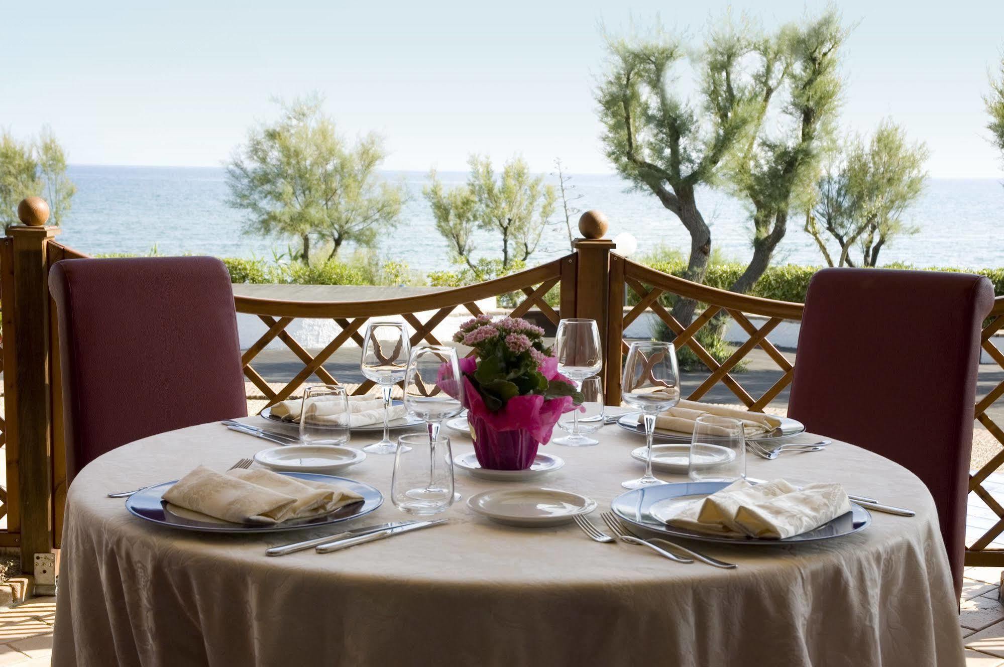 Holiday Village Fondi Dış mekan fotoğraf