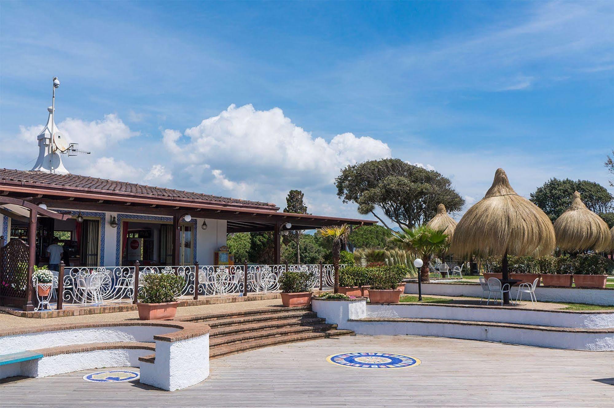 Holiday Village Fondi Dış mekan fotoğraf