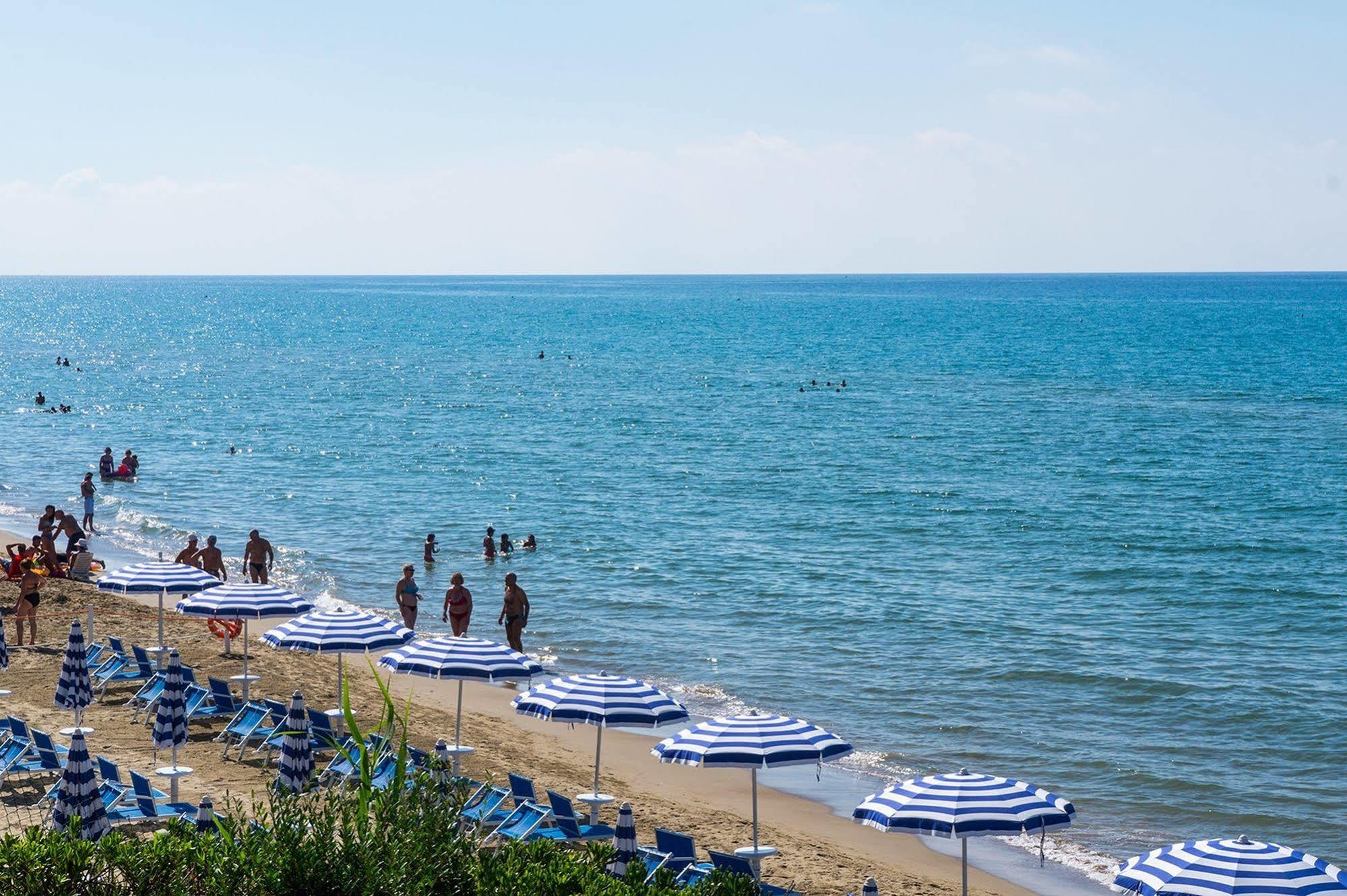Holiday Village Fondi Dış mekan fotoğraf